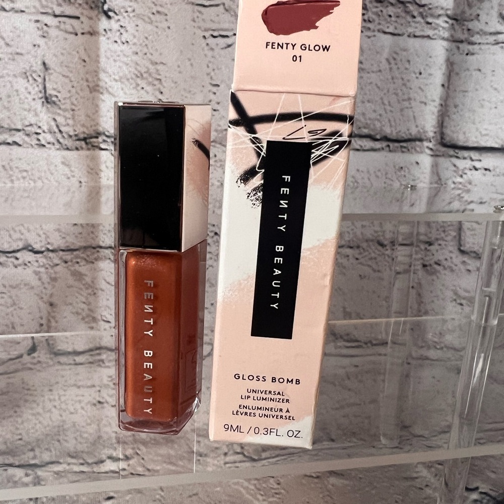 Fenty Beauty Gloss Bomb - Fenty Glow 01